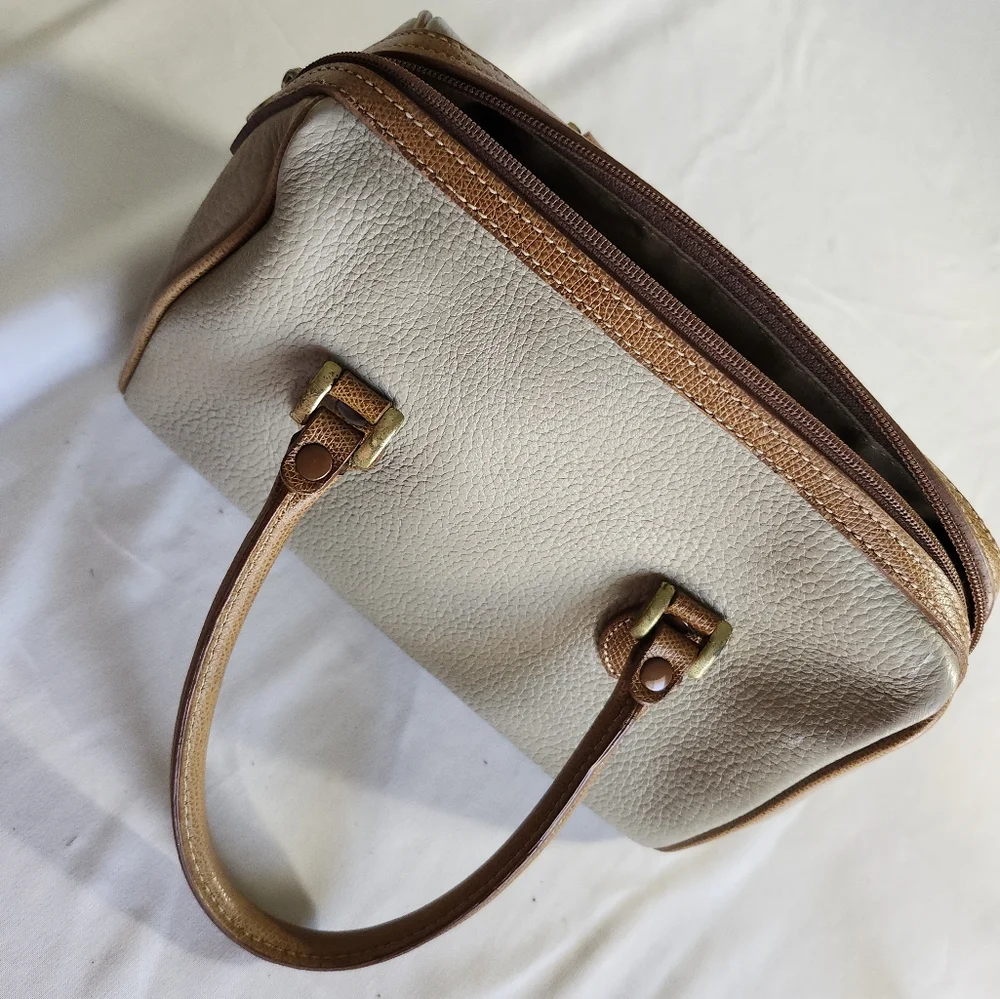 Chic Tan and Cream Satchel Bag - Picture 4 of 6